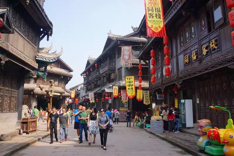 孩子高考完以后，准备飞上海北京，这样做对吗？游戏画面